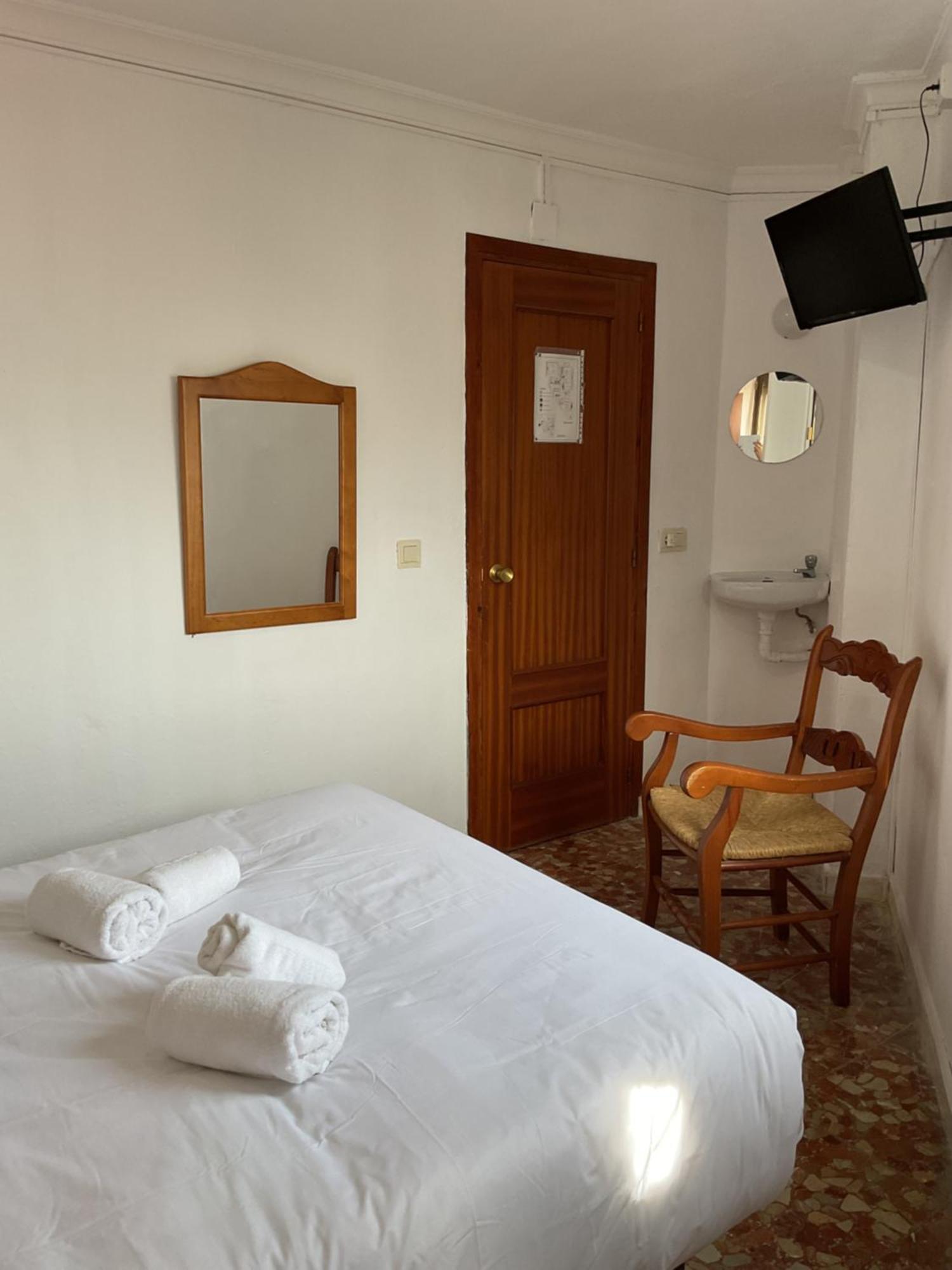 Hostal San Miguel By Croma Estepona Ngoại thất bức ảnh