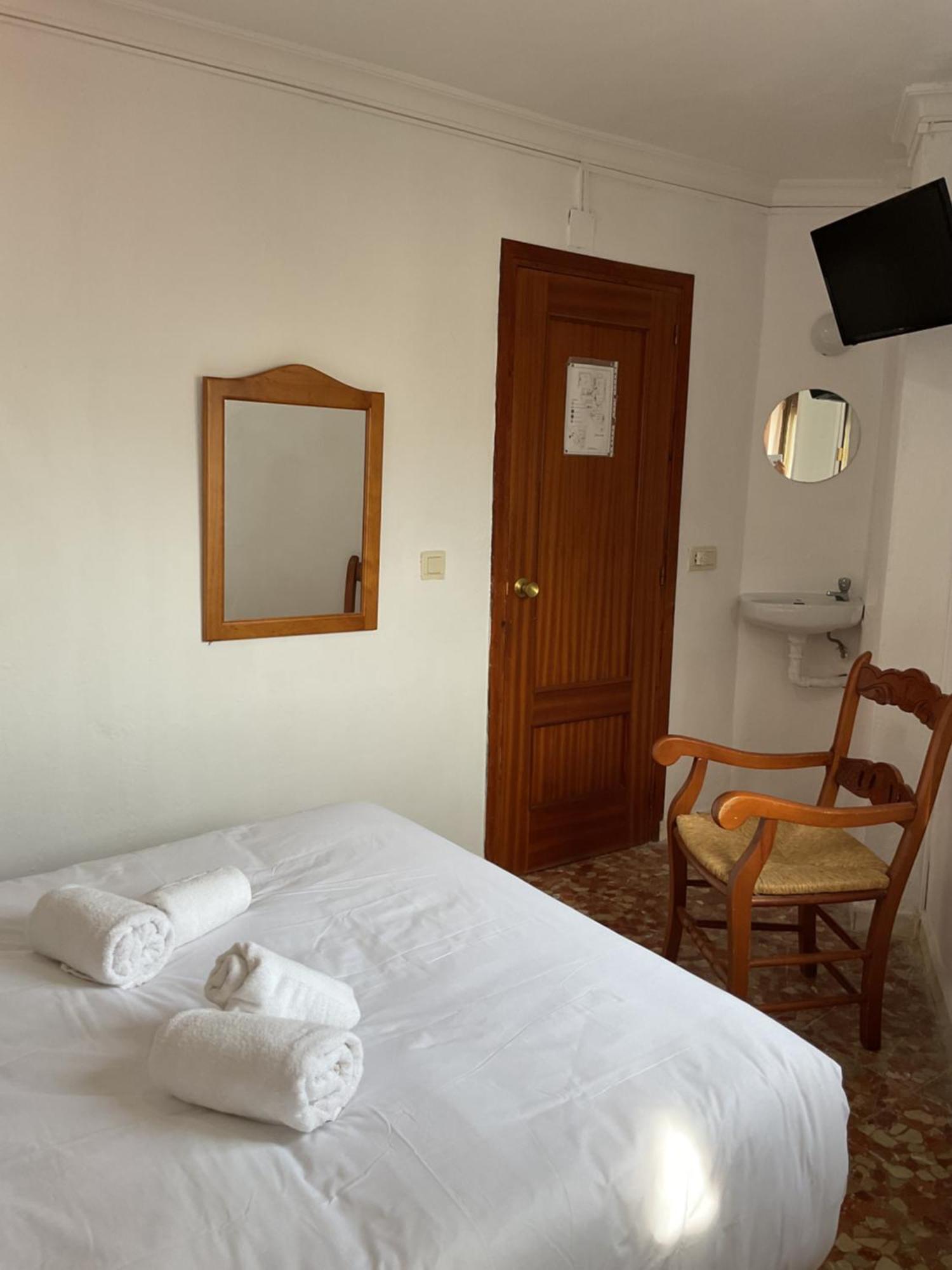 Hostal San Miguel By Croma Estepona Ngoại thất bức ảnh