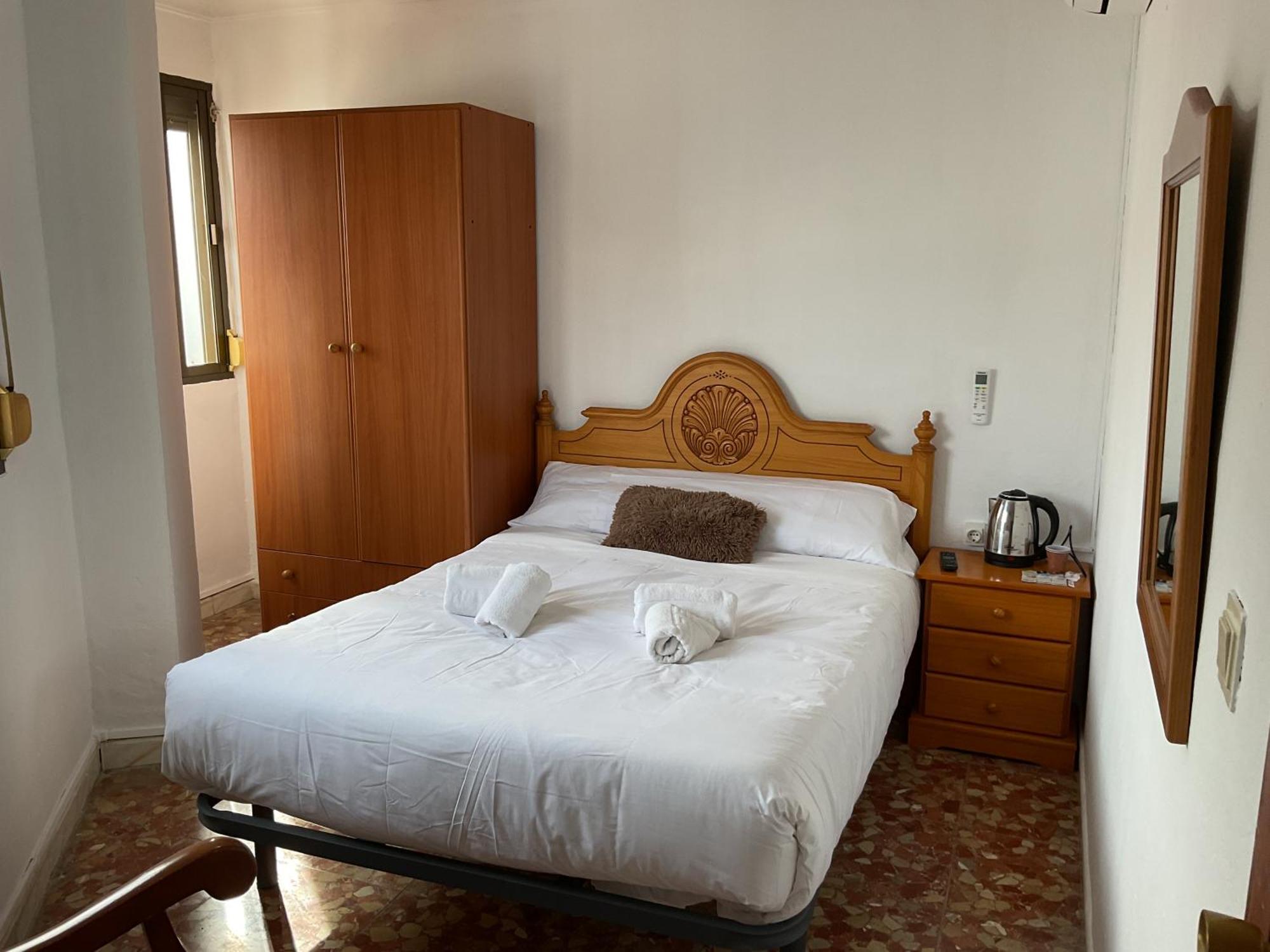 Hostal San Miguel By Croma Estepona Ngoại thất bức ảnh